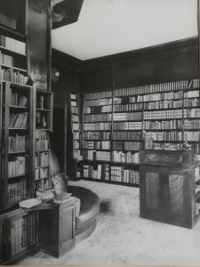 Könyvtárszoba a lengyeli kastélyban